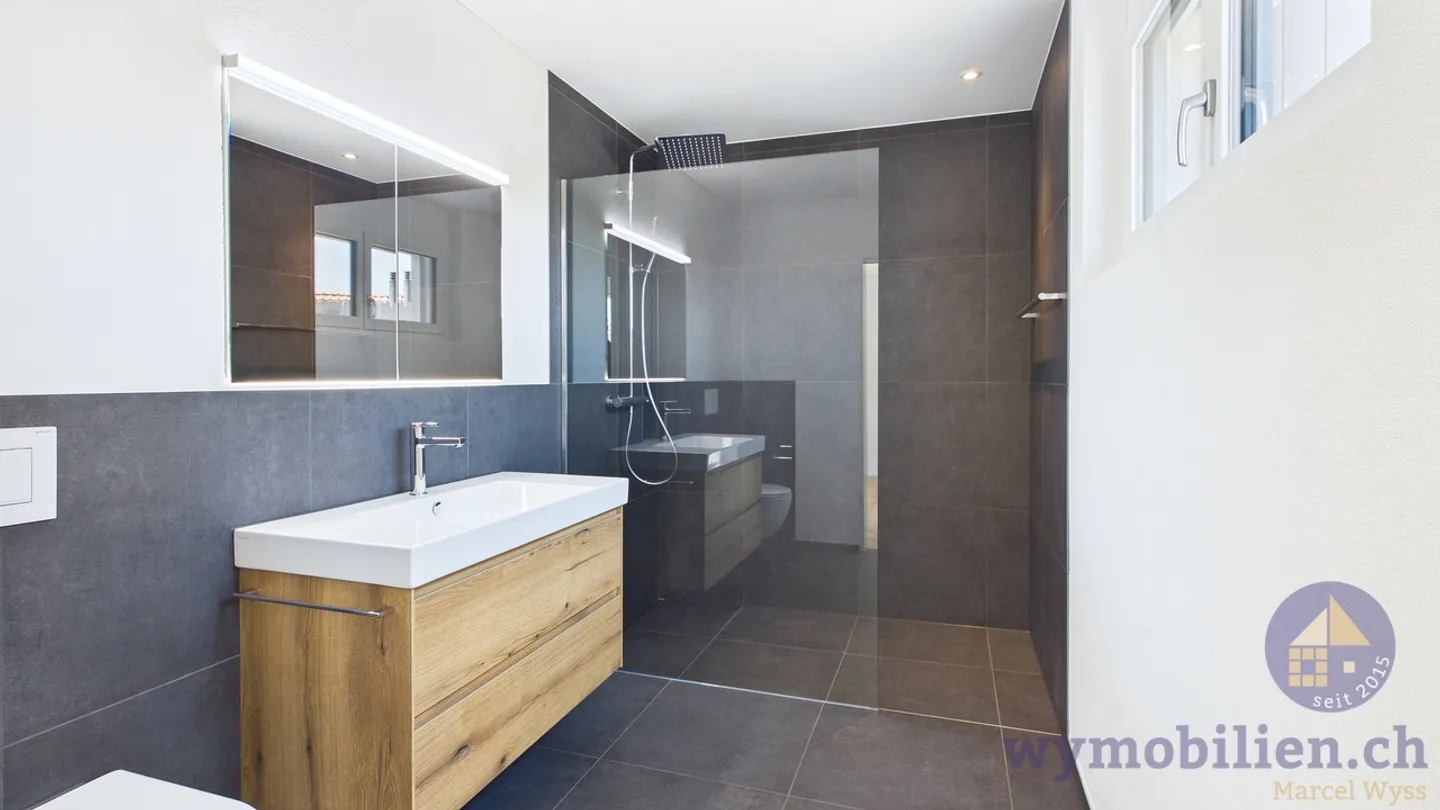 Ready-to-move-in 4.5-room garden apartment with 183 m² private garden - Photo 8 of 13
