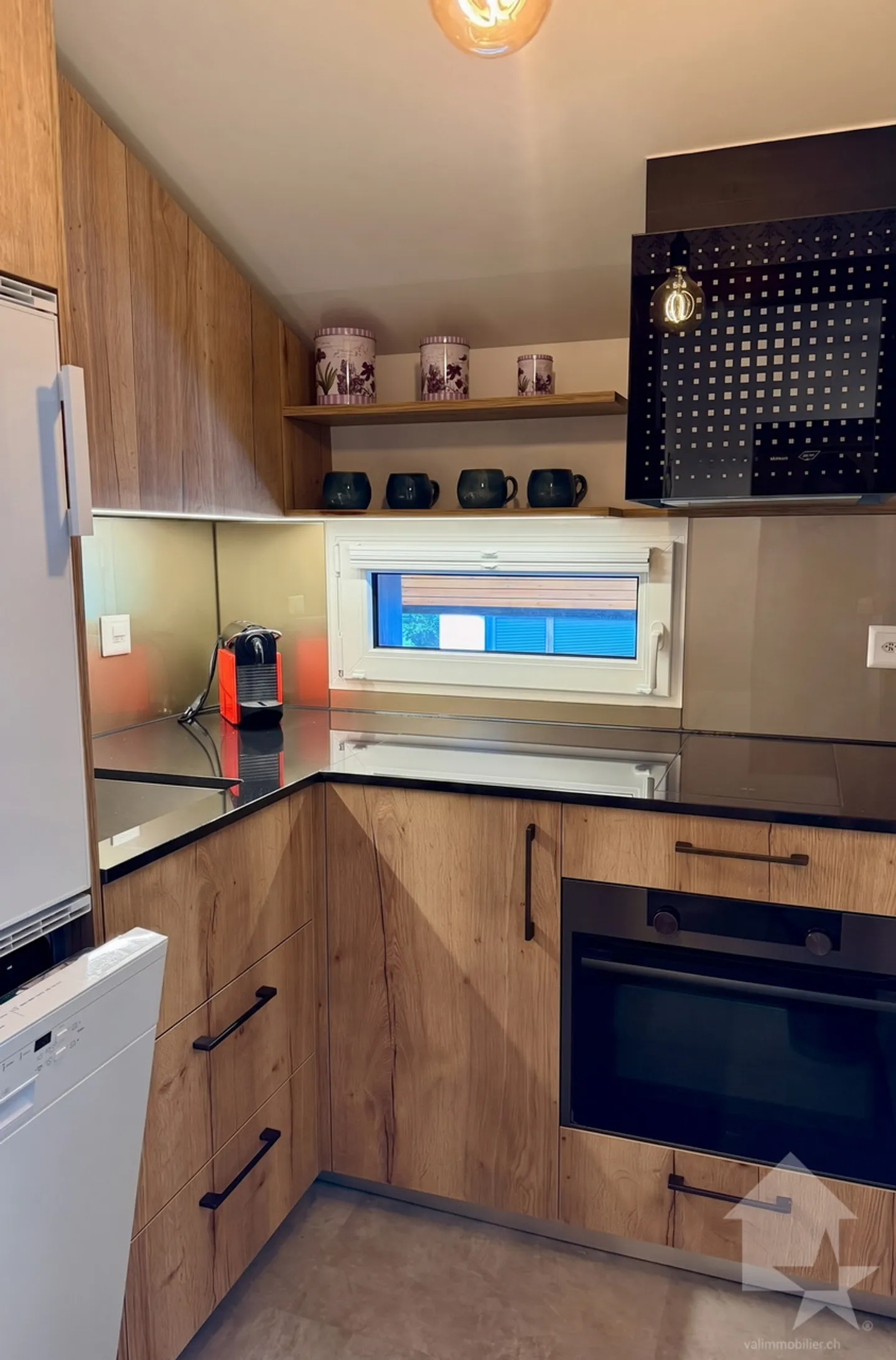 Charmant 2.5 pièces fraîchement rénové - Foto 12 di 13