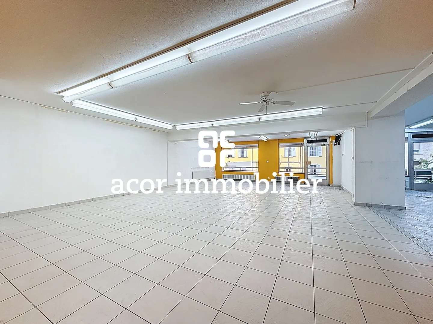 Spazio commerciale con buona visibilità a Nord di Sion! - Foto 2 di 3