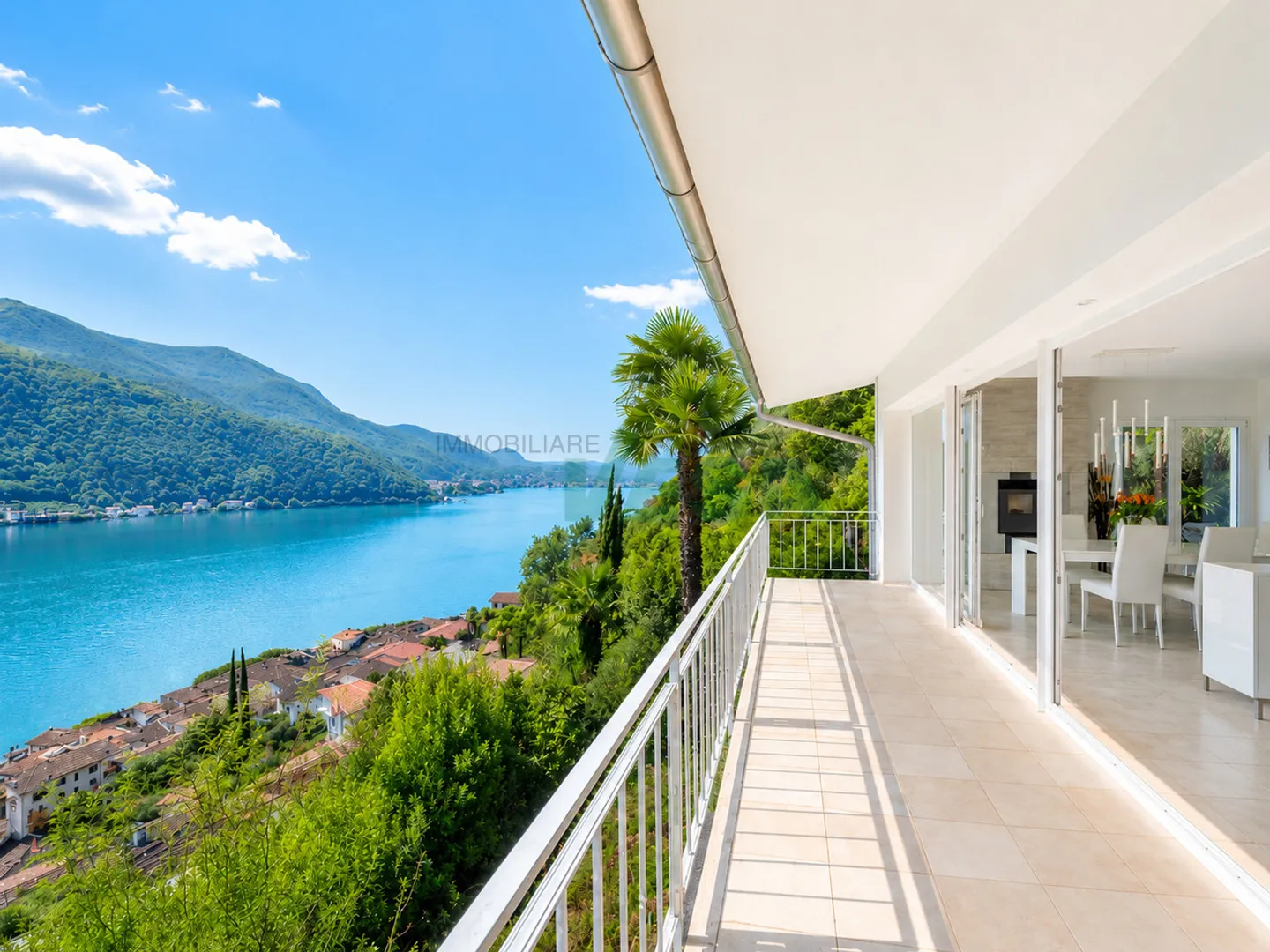 Affascinante proprietà con vista spettacolare e in zona tranquilla - Foto 3 von 13