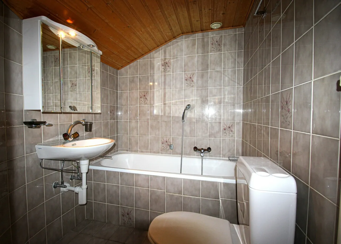 Studio en duplex avec balcon-terrasse - Photo 5 of 10