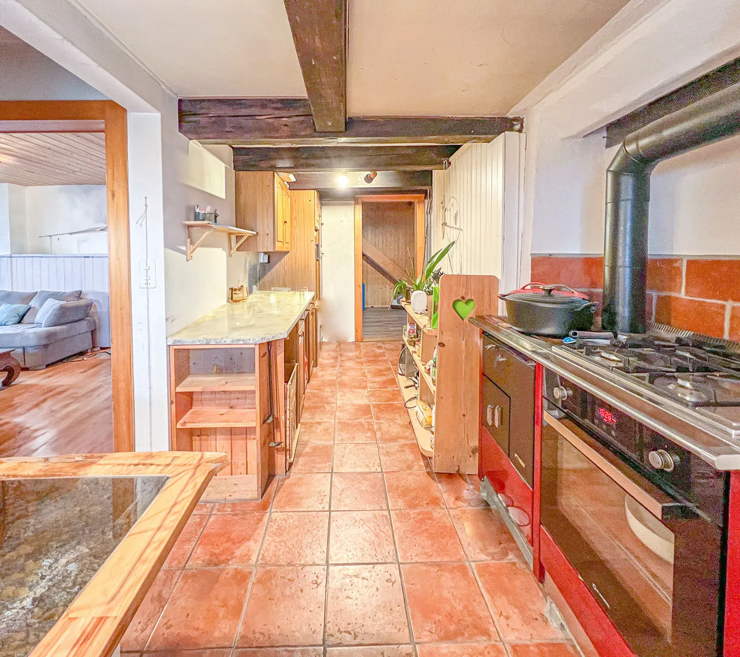 Ferme mitoyenne avec beau dégagement, jardin et terrasse - Foto 4 di 13