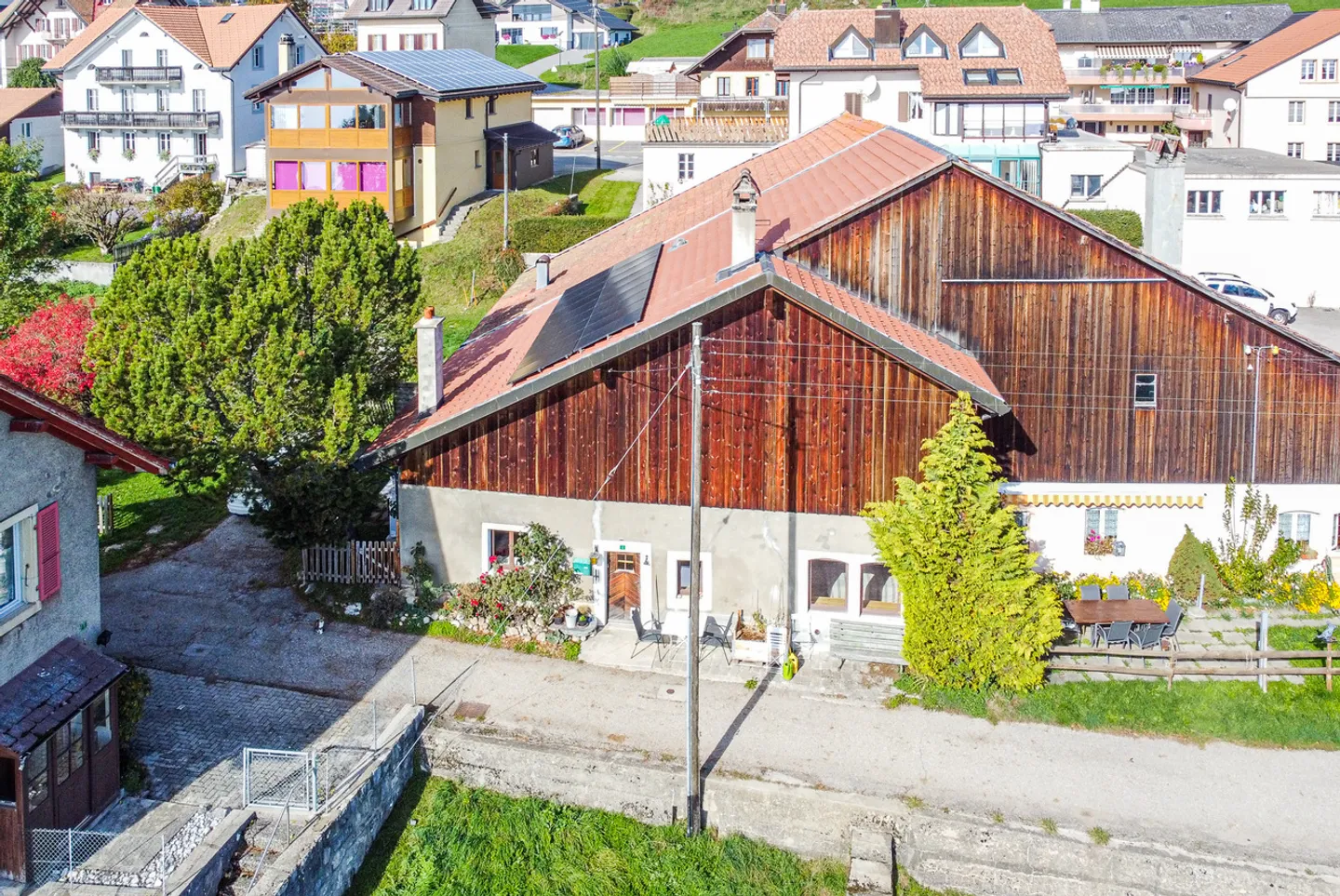 Ferme mitoyenne avec beau dégagement, jardin et terrasse - Foto 12 di 13