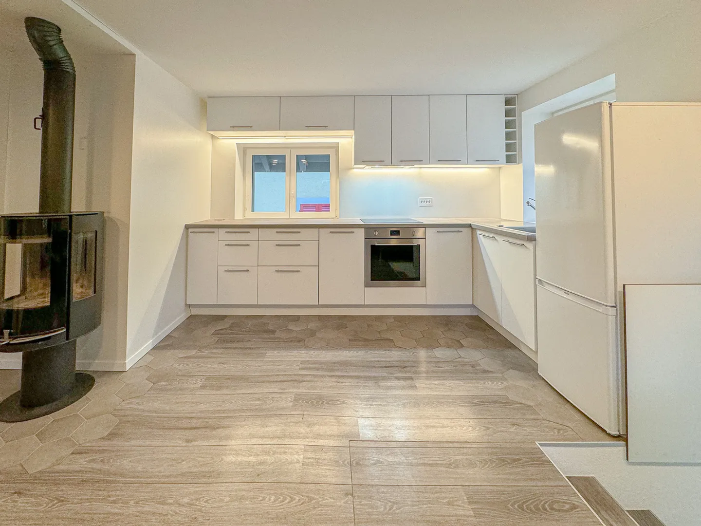 Maison comprenant un espace comm. et un appt de 3.5 pièces - Foto 4 di 13