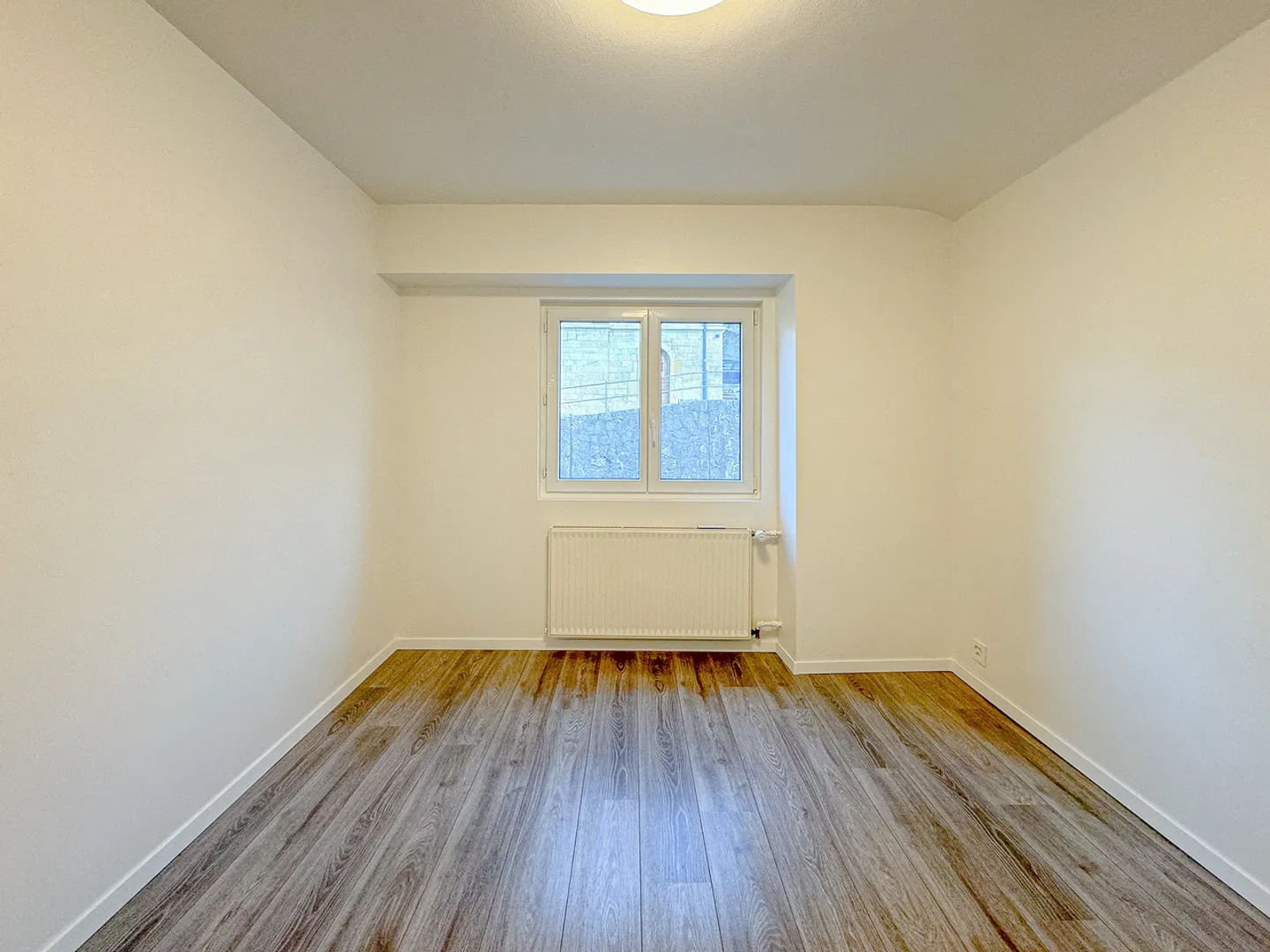 Maison comprenant un espace comm. et un appt de 3.5 pièces - Foto 7 di 13