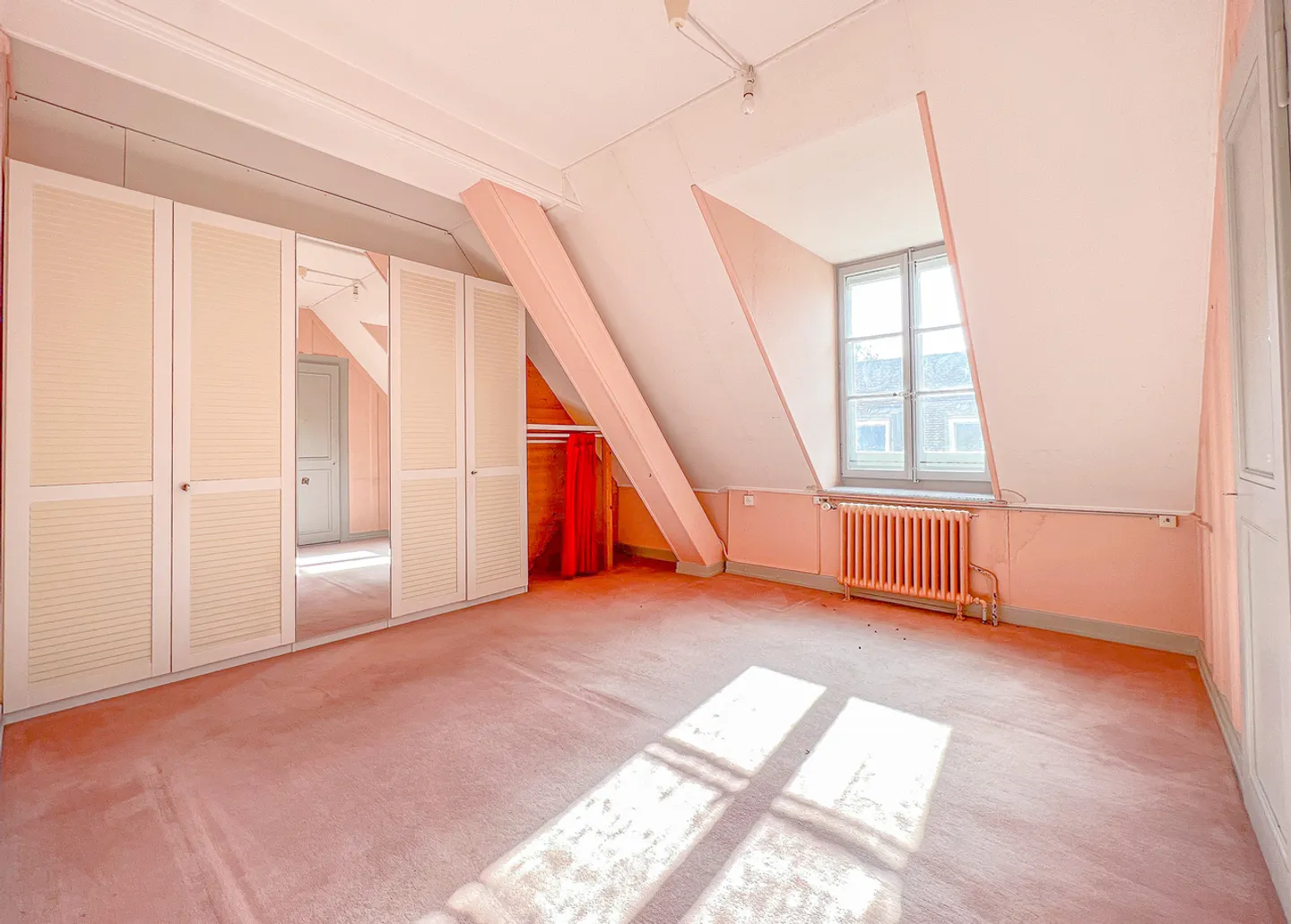 Spacieux appartement PPE de 3.5 pièces à rénover Au coeur de Ste-Croix - Foto 6 di 13