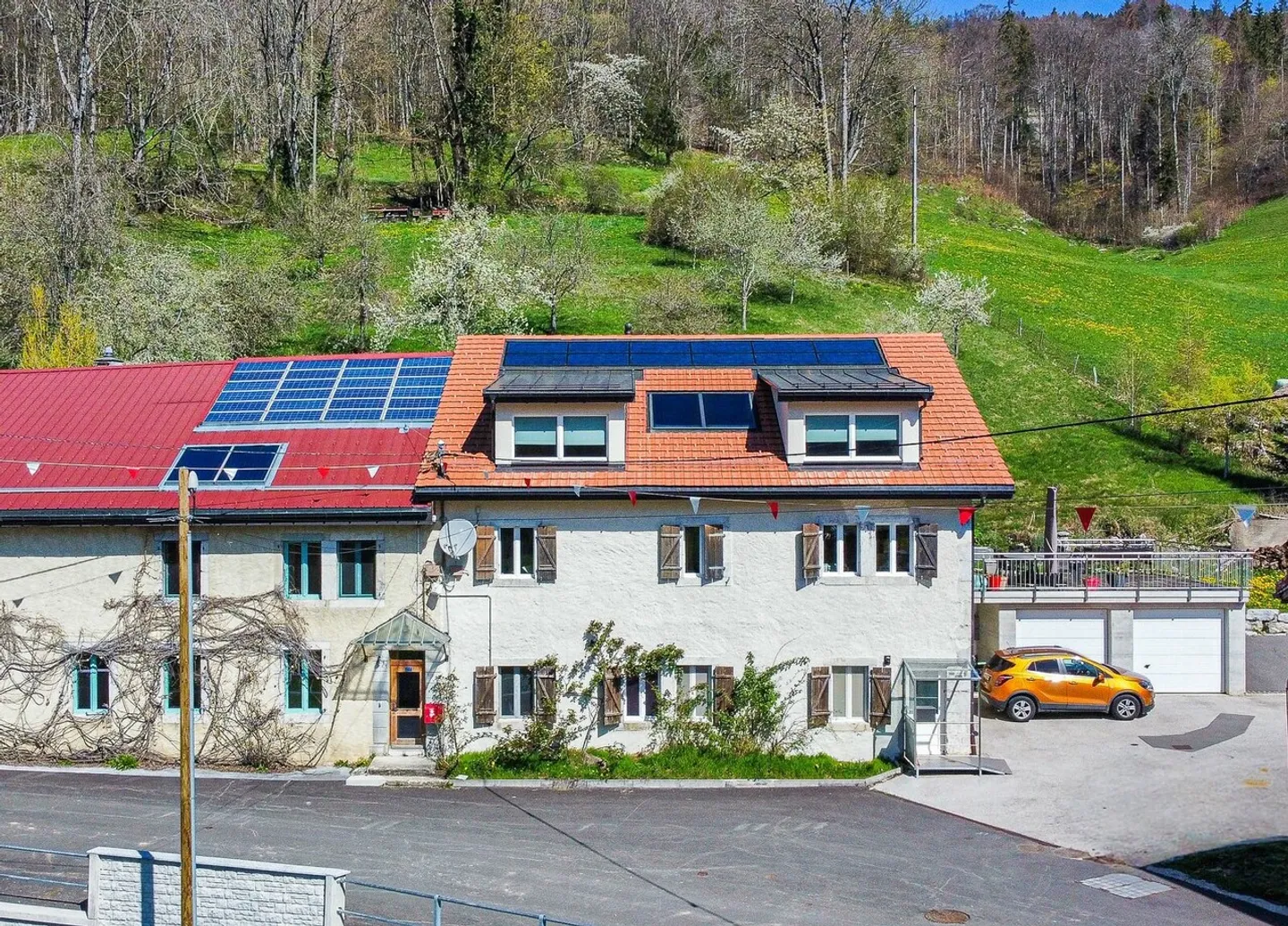 Maison mitoyenne de 2 logements entièrement rénovée Avec 4 garages - Foto 4 von 13