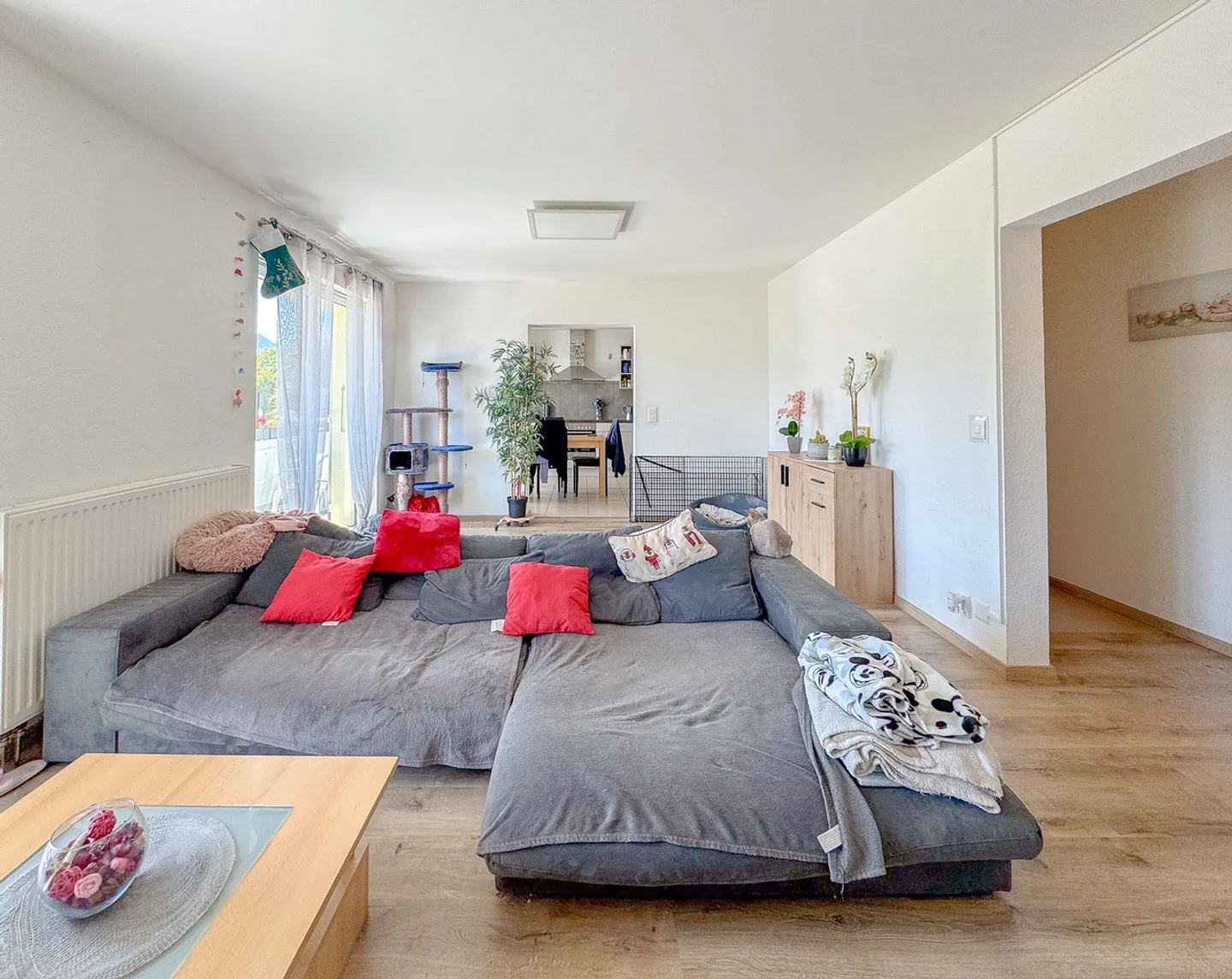 Spacieux appartement PPE de 6.5 pièces avec balcon Vue sur les Alpes - Foto 8 di 13