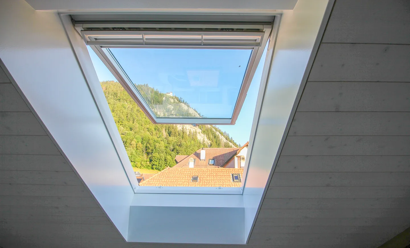 Duplex PPE de 2.5 pièces entièrement rénové au centre de Fleurier - Photo 7 of 13