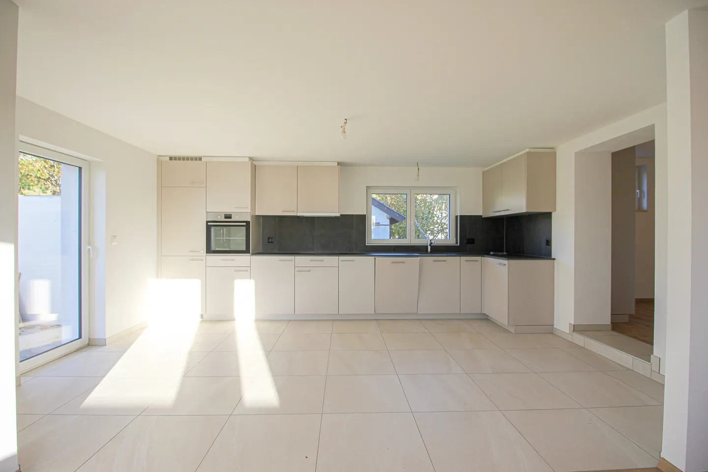 Appt de 5 pces entièrement rénové avec terrasse et jardin - Foto 4 von 13