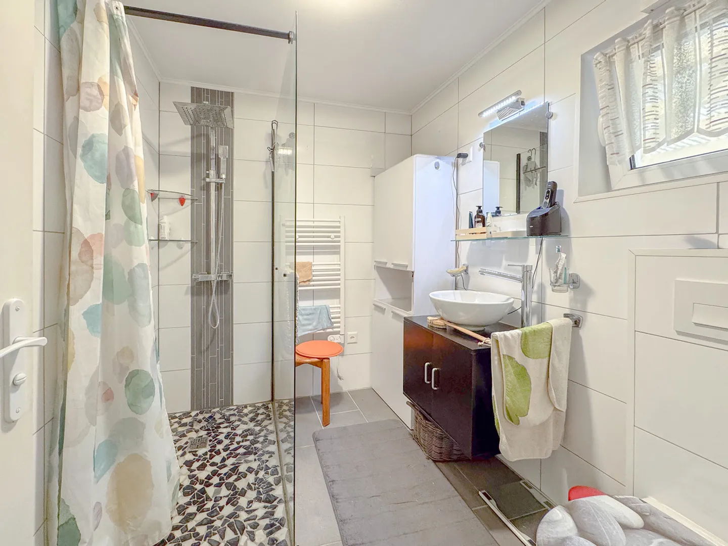 Einstöckiges Cottage in einer grünen Oase Grundstück von 1'415 m2 - Foto 10 von 13