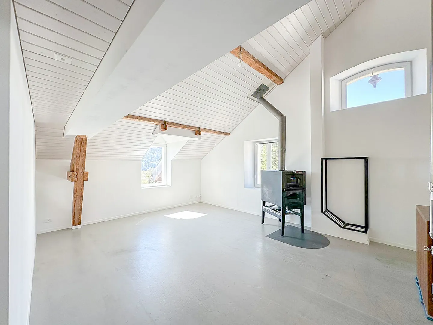 2.5-room apartment of approx. 130 m2 on the top floor - Photo 3 of 12
