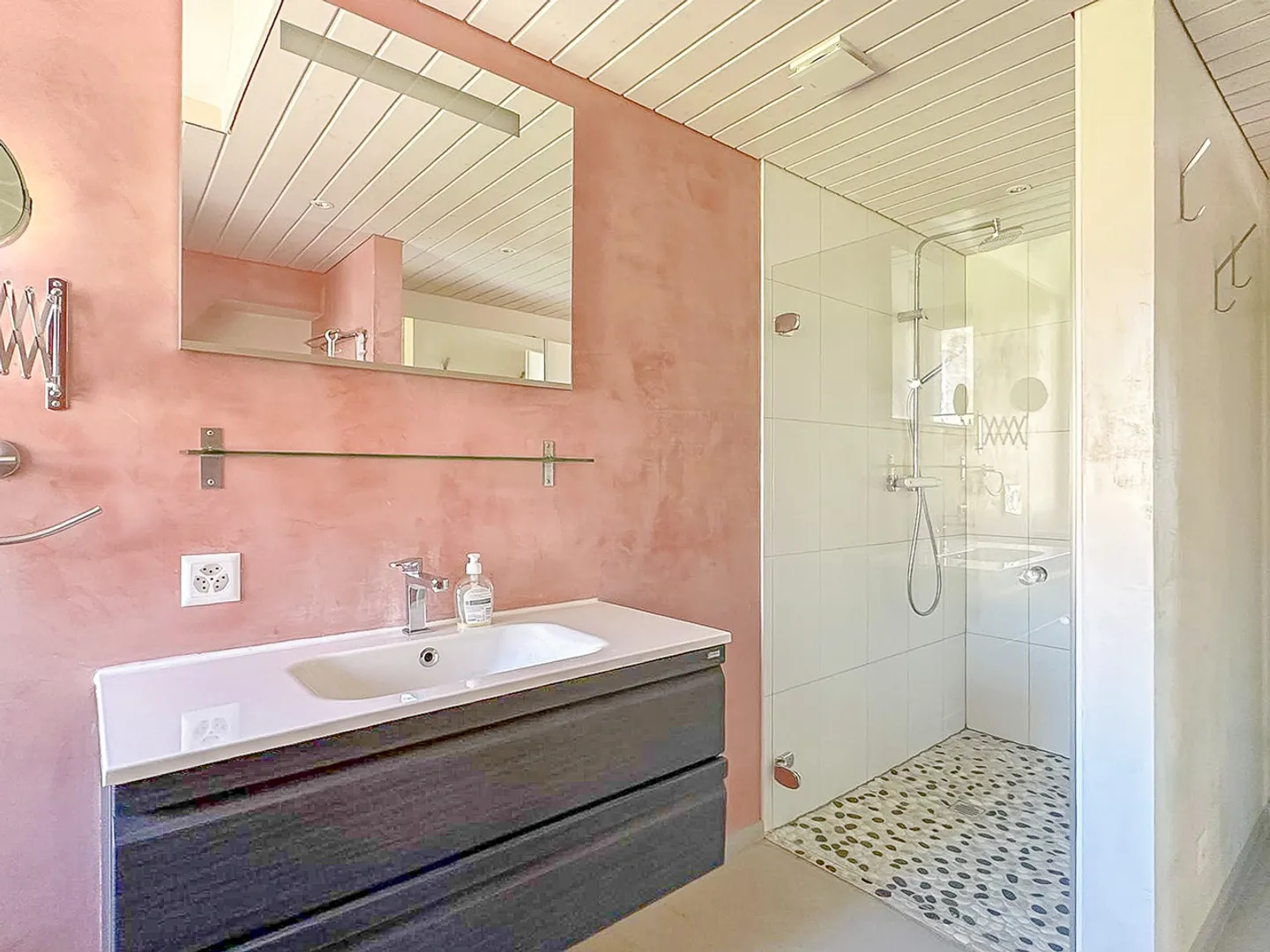 2.5-room apartment of approx. 130 m2 on the top floor - Photo 7 of 12