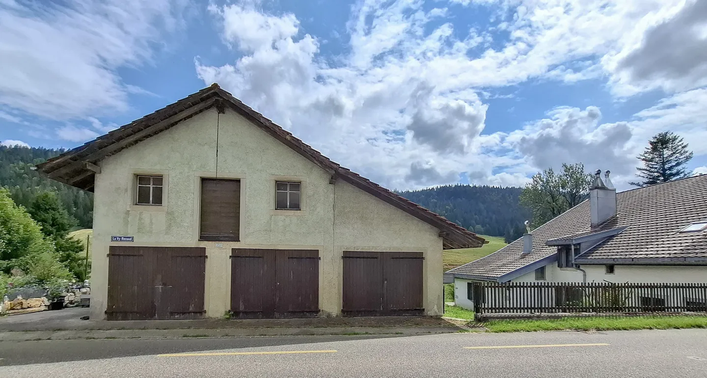 Ferme neuchâteloise à rénover avec grange et maison attenante - Photo 5 sur 13