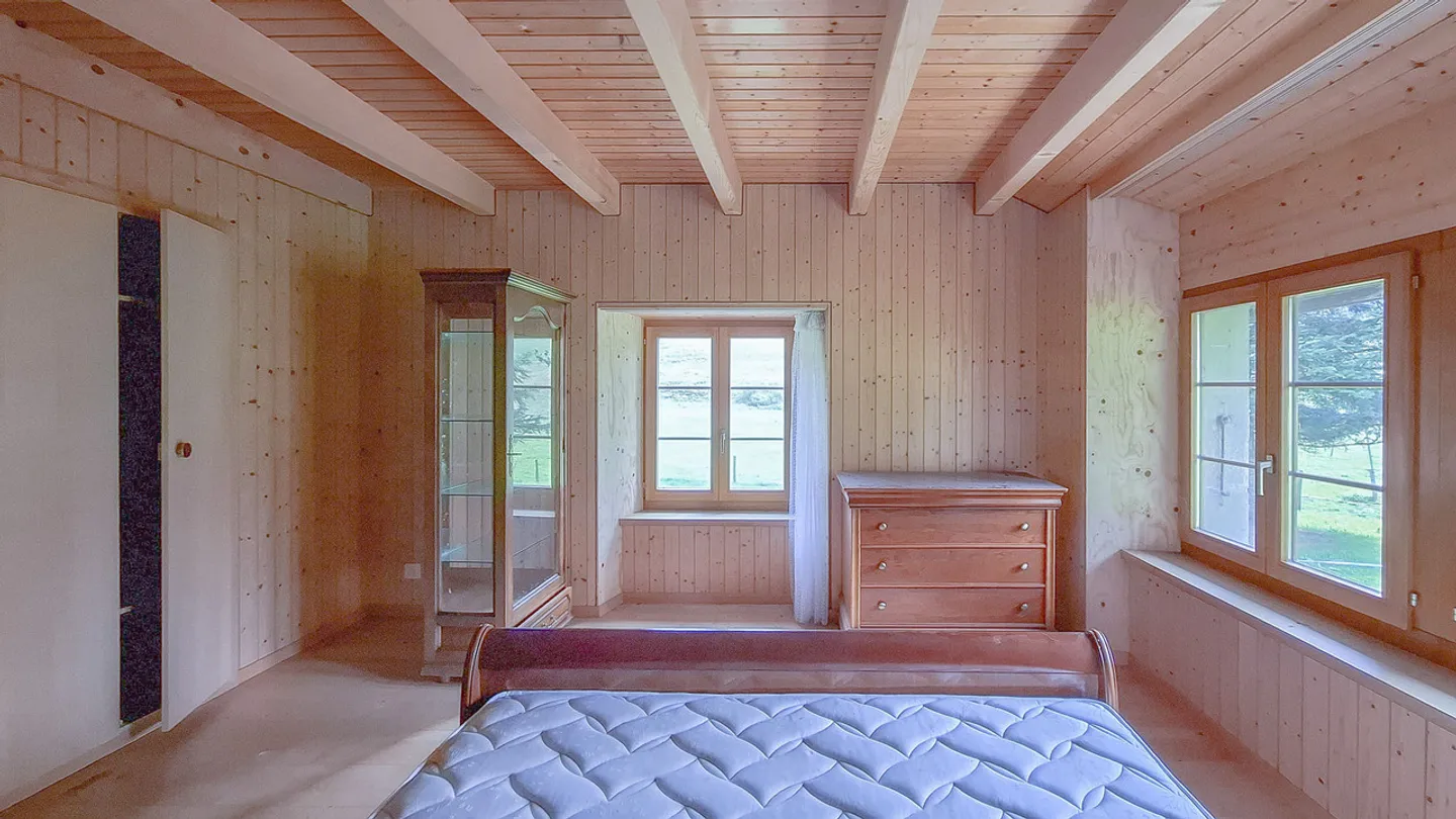 Ferme neuchâteloise à rénover avec grange et maison attenante - Photo 8 sur 13