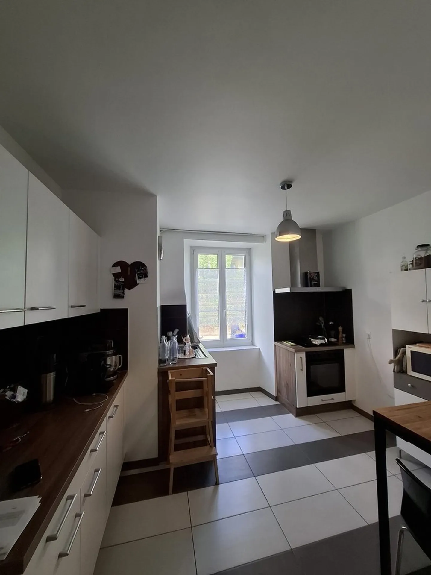 Appt de 7 pièces au 1er étage avec balcon &amp;  jardin en commun - Photo 2 sur 12