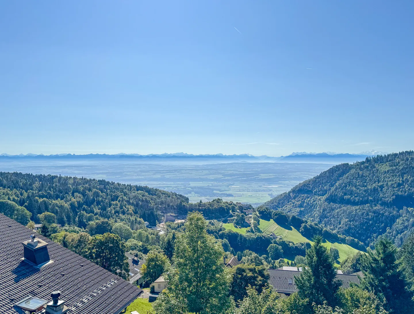 Duplex PPE de 4.5 pces avec 2 balcons Plain-pied - splendide vue - Foto 1 von 13