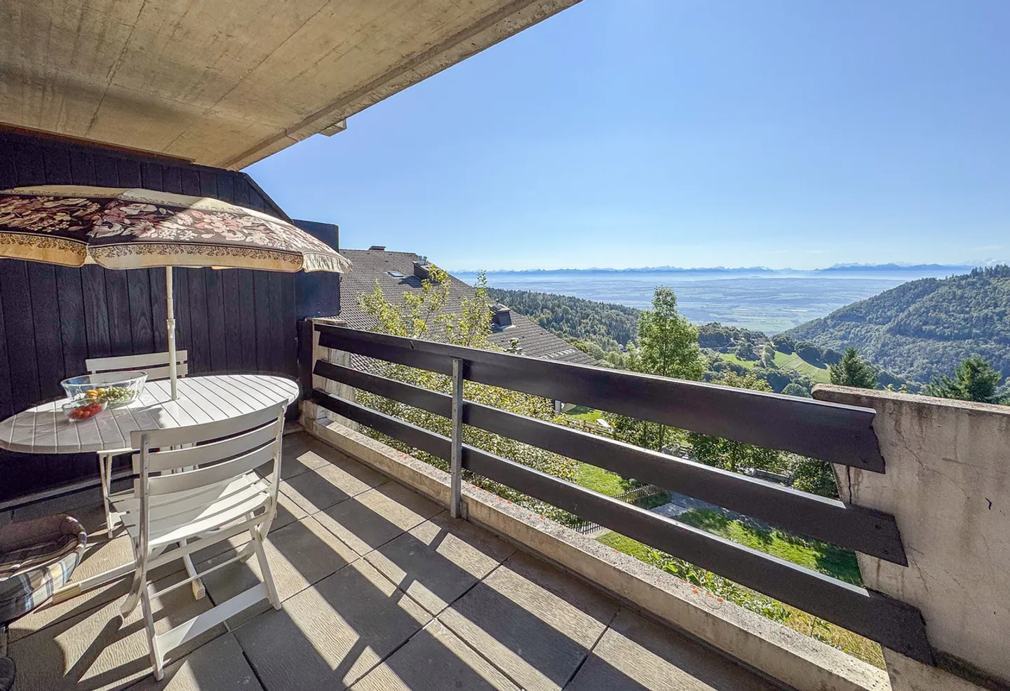 Duplex PPE de 4.5 pces avec 2 balcons Plain-pied - splendide vue - Foto 4 von 13