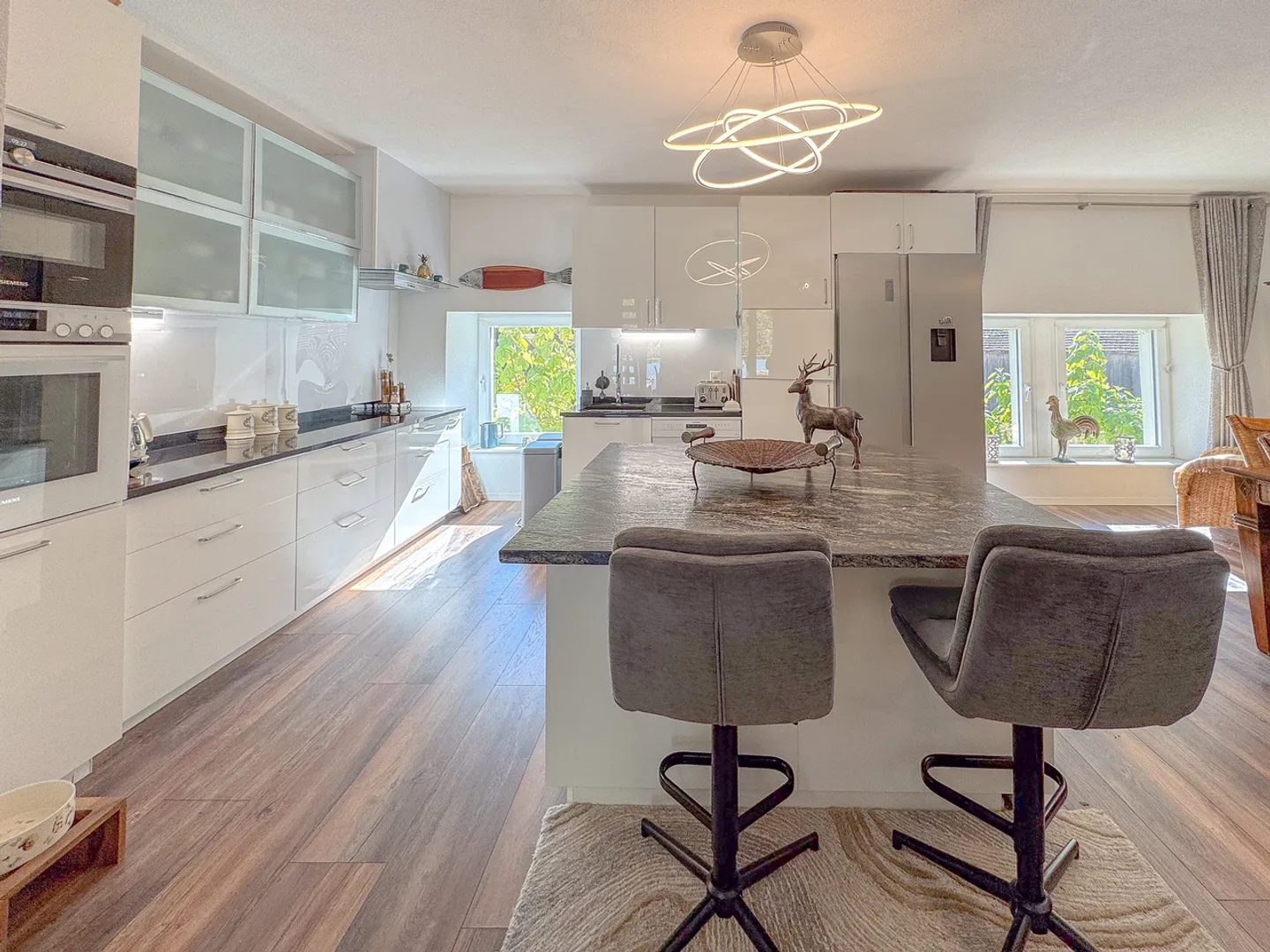 Magnifique maison mitoyenne rénovée en PPE Garage, jardin et terrasse - Foto 10 di 13