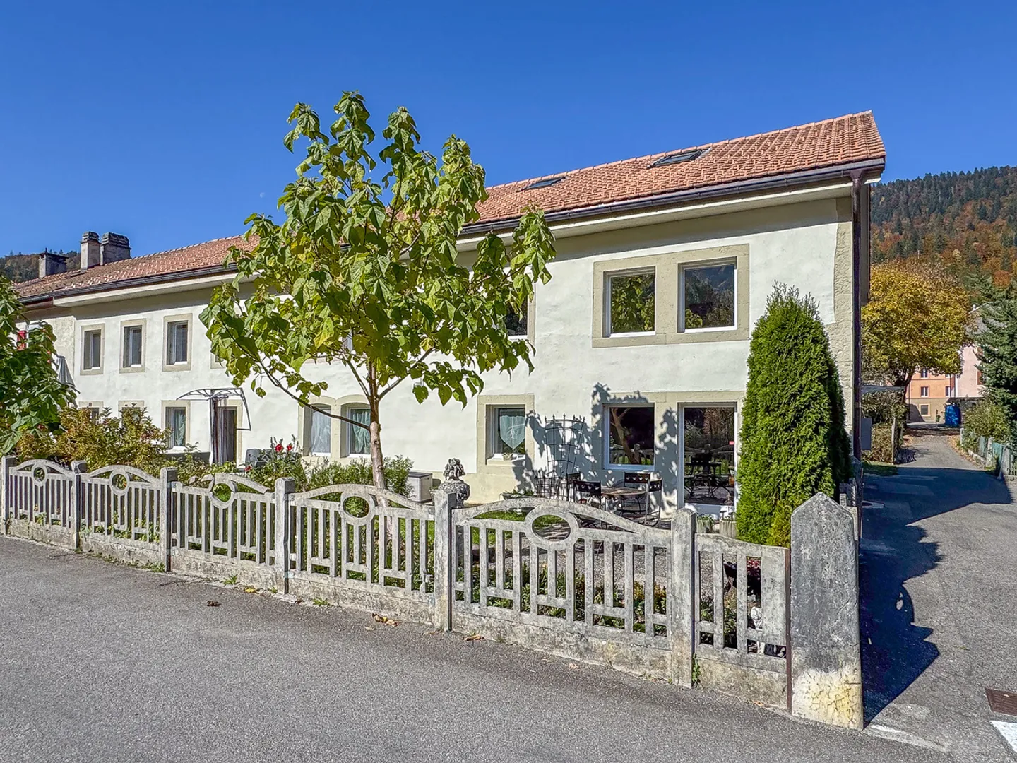 Magnifique maison mitoyenne rénovée en PPE Garage, jardin et terrasse - Foto 3 di 13