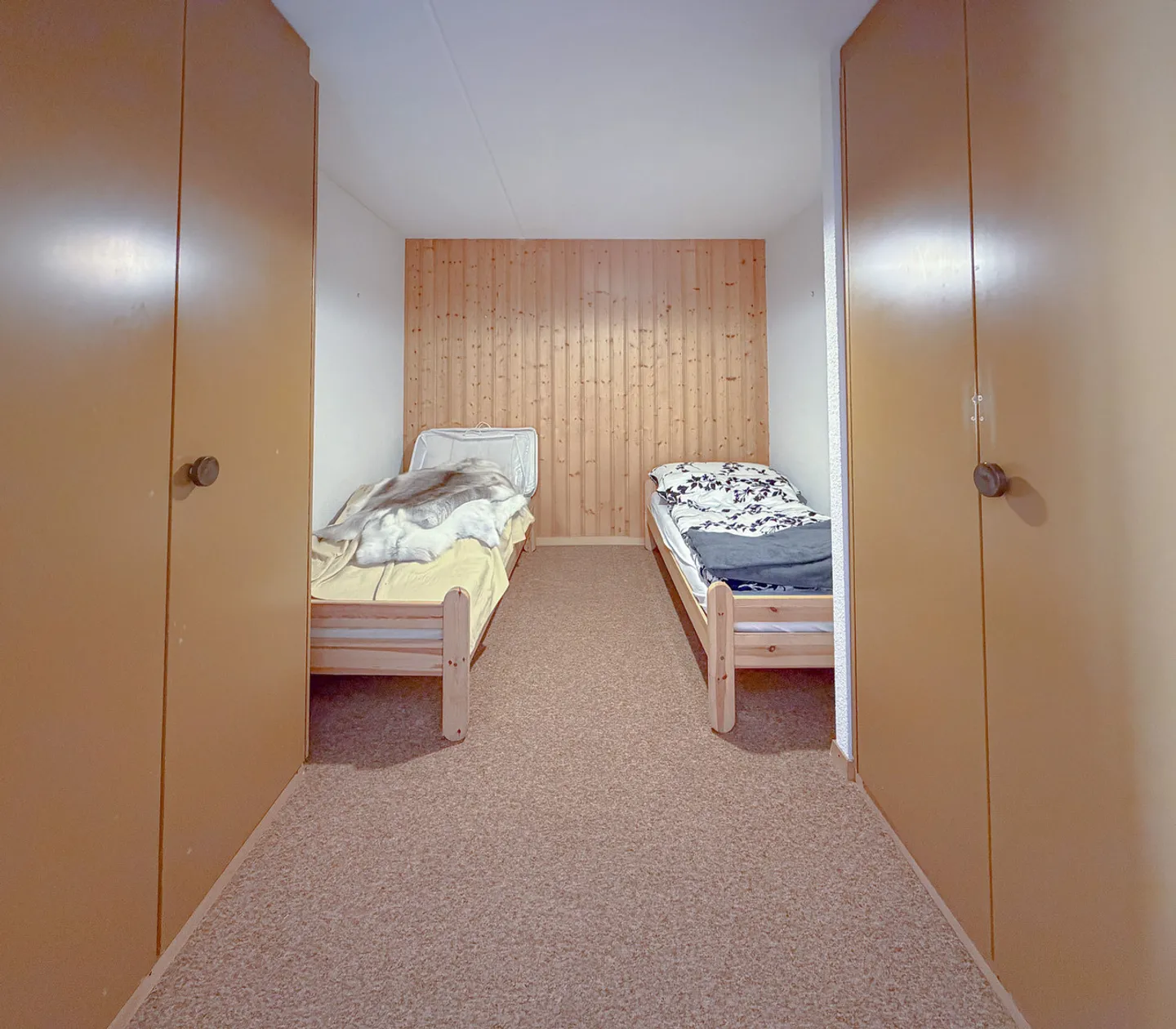 Geräumige PPE-Wohnung im Erdgeschoss mit Terrasse und Alcove - Foto 9 von 13