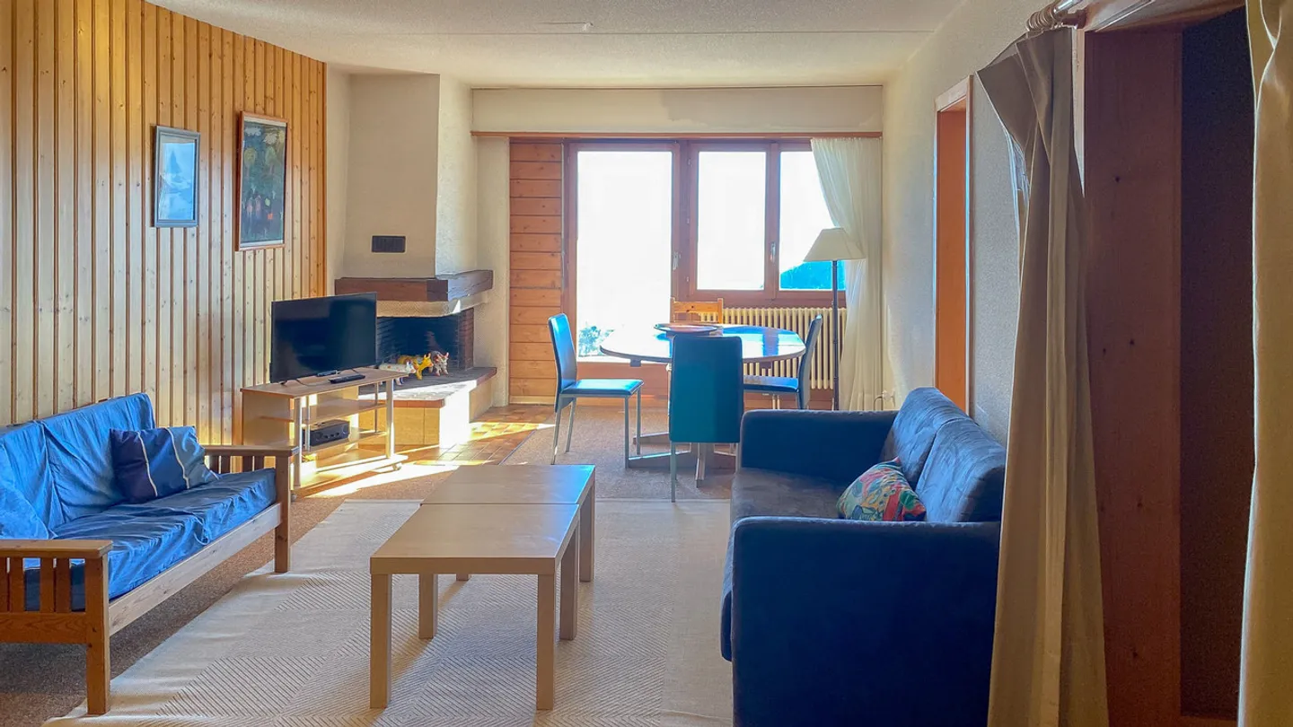 Geräumige PPE-Wohnung im Erdgeschoss mit Terrasse und Alcove - Foto 5 von 13