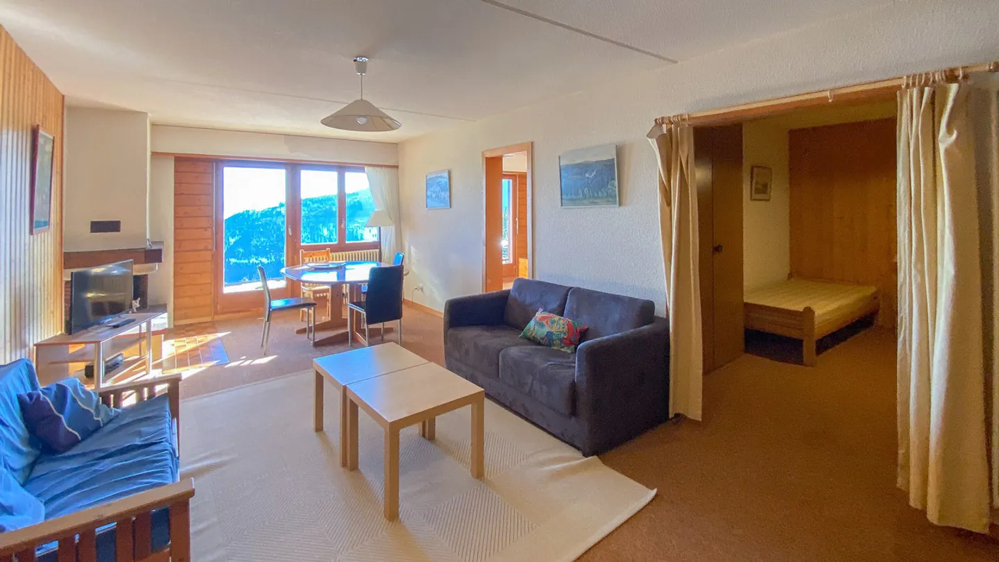 Geräumige PPE-Wohnung im Erdgeschoss mit Terrasse und Alcove - Foto 2 von 13