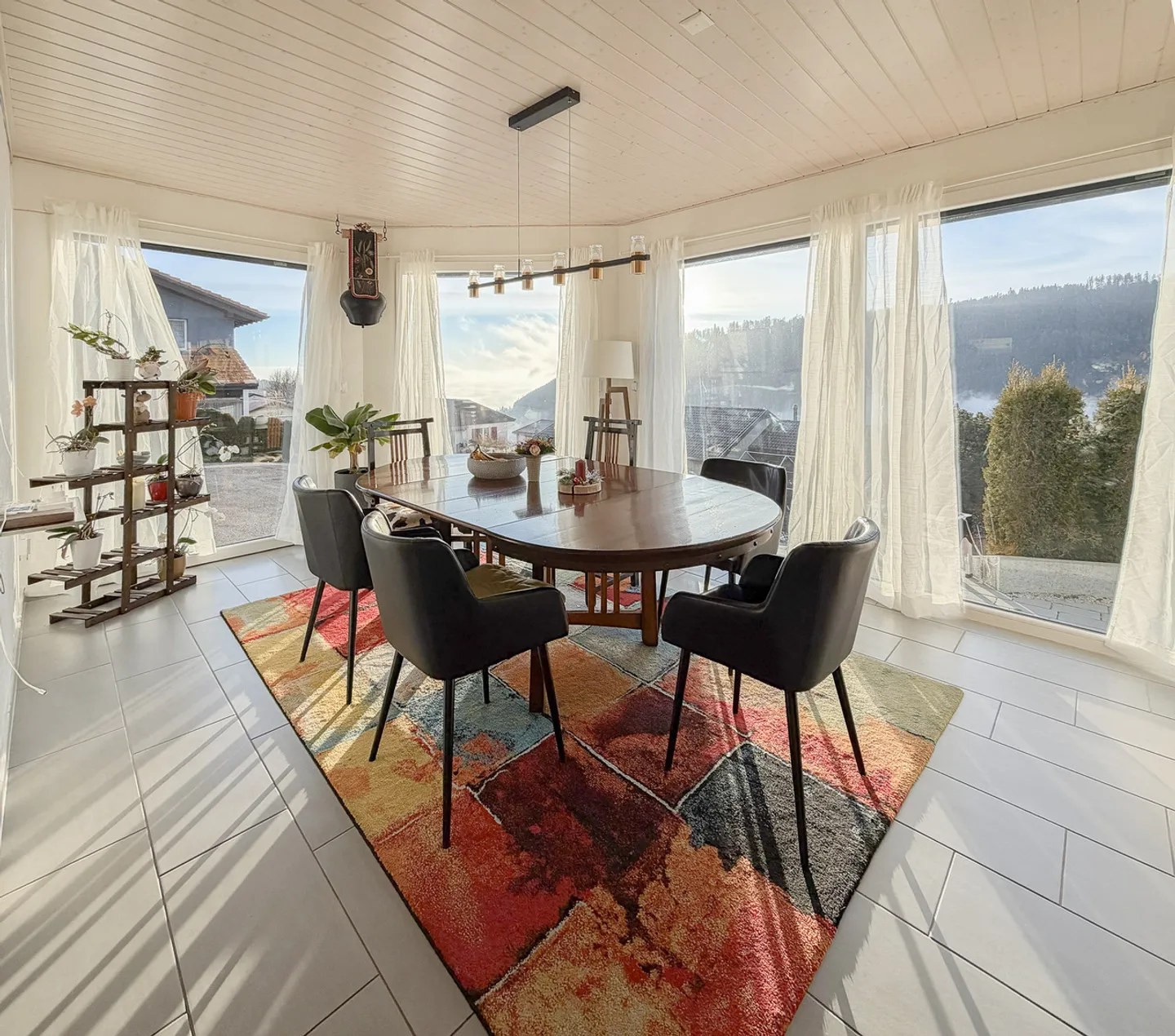 Einfamilienhaus mit 5,5 Zimmern, 2 Terrassen, Balkon und Garage - Foto 5 von 13