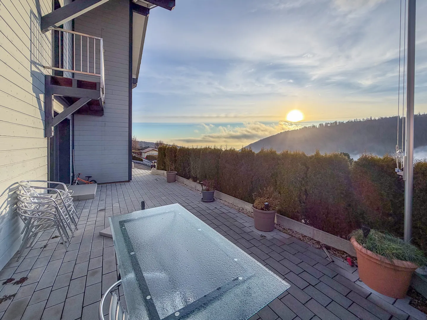 Einfamilienhaus mit 5,5 Zimmern, 2 Terrassen, Balkon und Garage - Foto 11 von 13