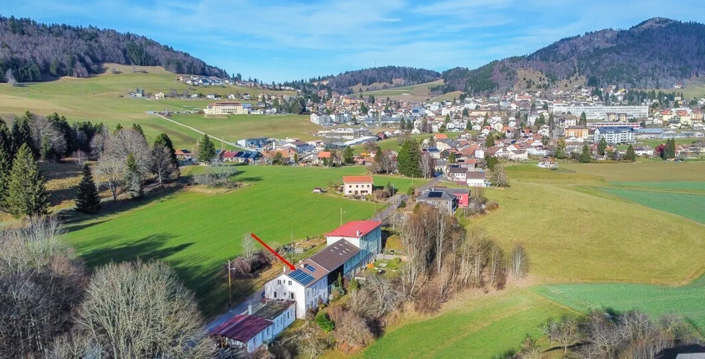 Casa con alloggio, laboratori, garage, deposito. Superficie totale di 700 m2 - Foto 3 di 13