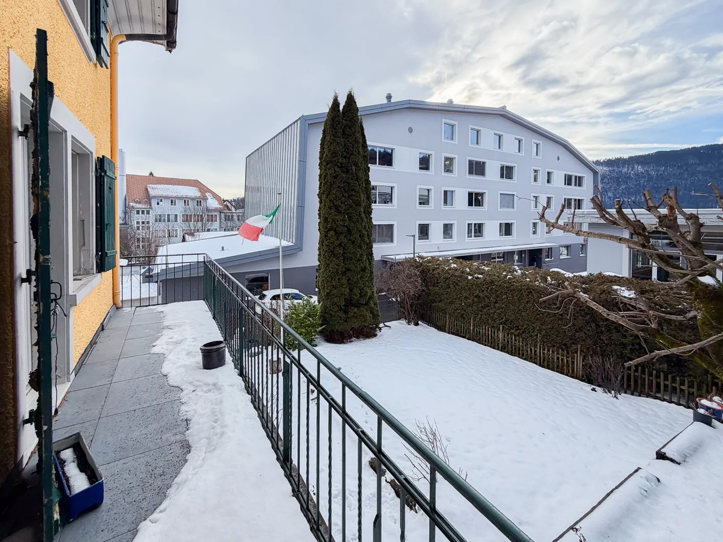 Mietshaus mit 4 Wohnungen und 1 Garage im Zentrum von Ste-Croix - Foto 8 von 13