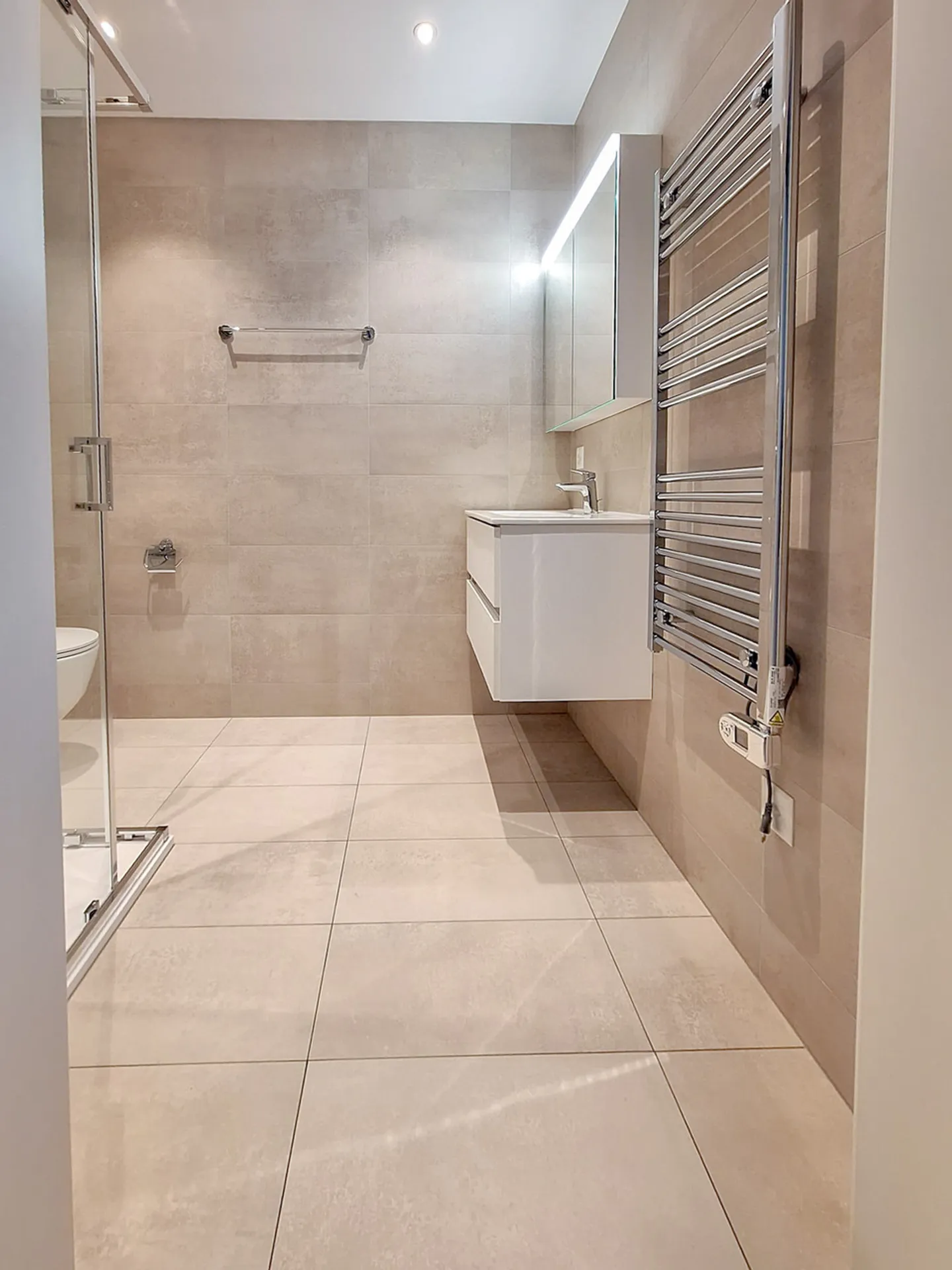 Appartamento nuovo di 2,5 locali - Attico con splendida vista sulle Alpi e sul lago - Foto 8 di 13