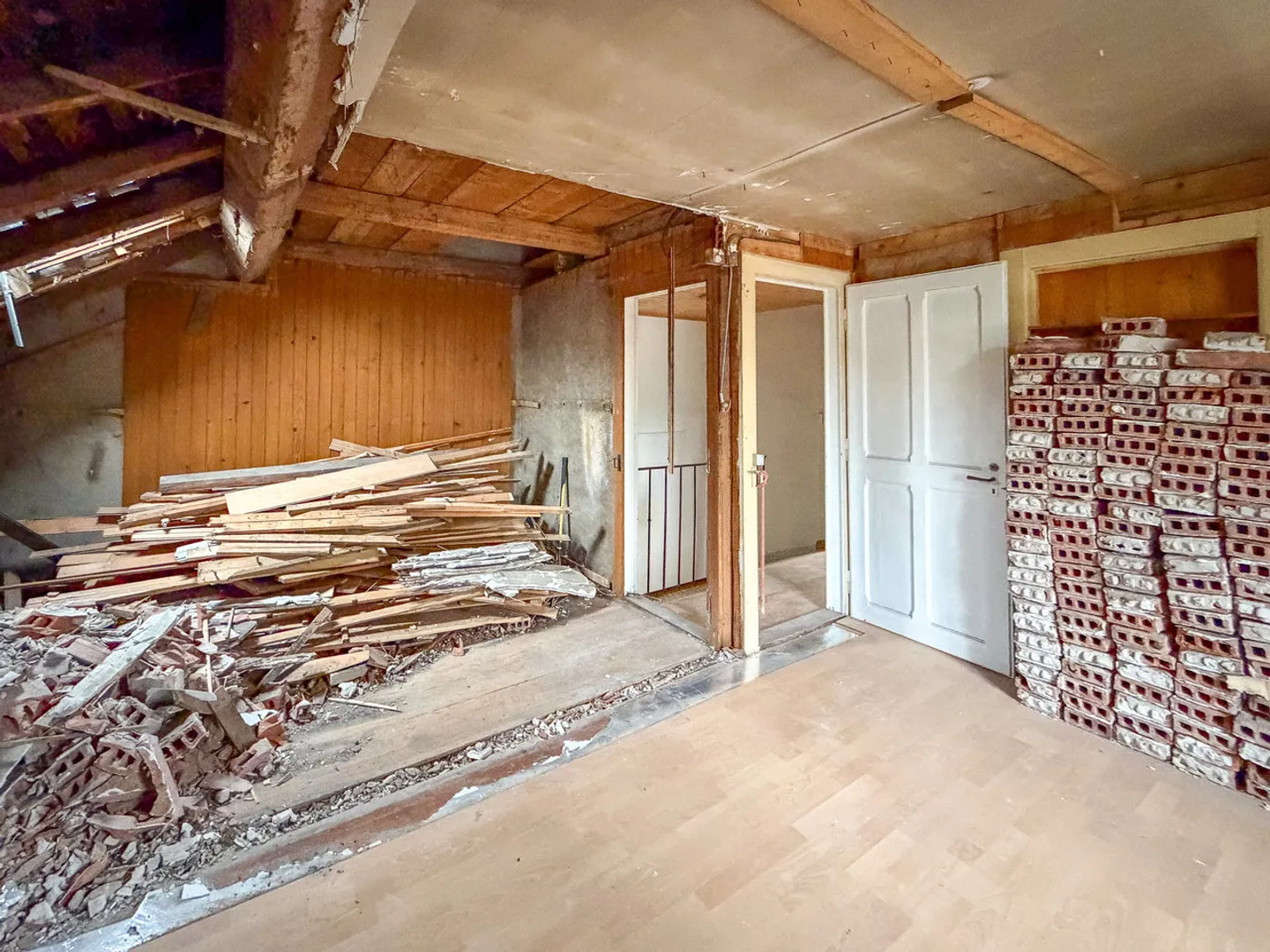 Haus mit grossem Volumen zu renovieren Baugenehmigung in Kraft - Foto 12 von 13