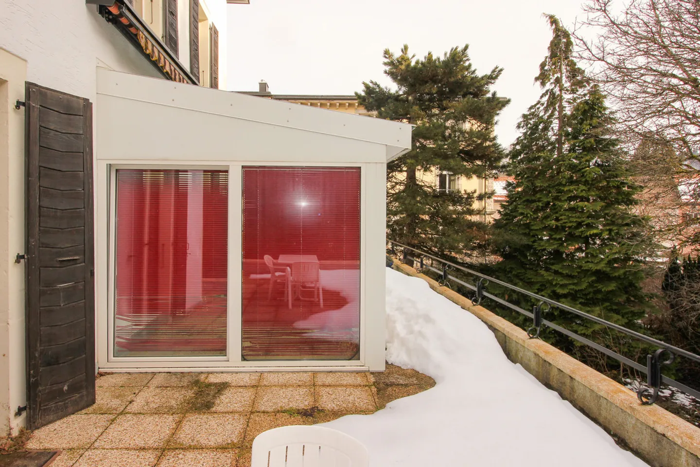 Rental building with 3 (4) apartments, 2 garages and 1 veranda - Photo 12 of 13