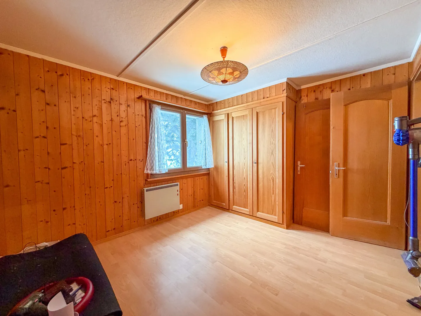 Chalet di 4,5 stanze con tunnel di accesso che porta ai 3 garage - Foto 12 di 13