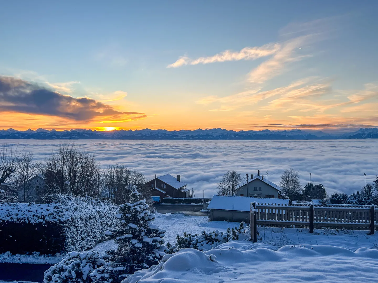 Chalet di 4,5 stanze con tunnel di accesso che porta ai 3 garage - Foto 5 di 13
