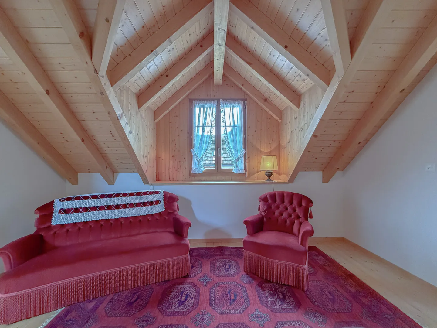 Casa familiare con garage nel cuore di Fleurier - Foto 11 di 13