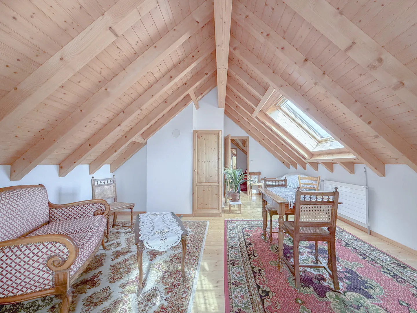 Casa familiare con garage nel cuore di Fleurier - Foto 9 di 13