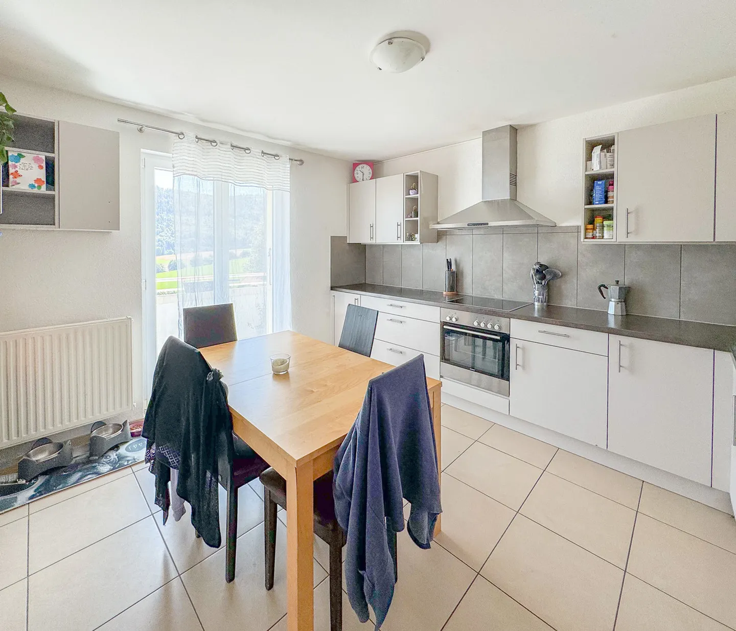 Spazioso appartamento PPE di 6,5 locali con balcone e vista sulle Alpi - Foto 5 di 13