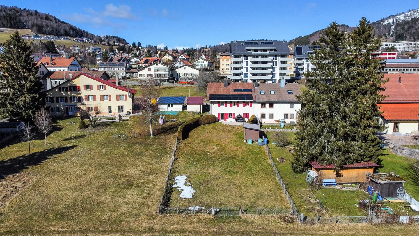 Semi-detached house with 2 apartments, 2 garages, large garden and terrace - Photo 6 of 13