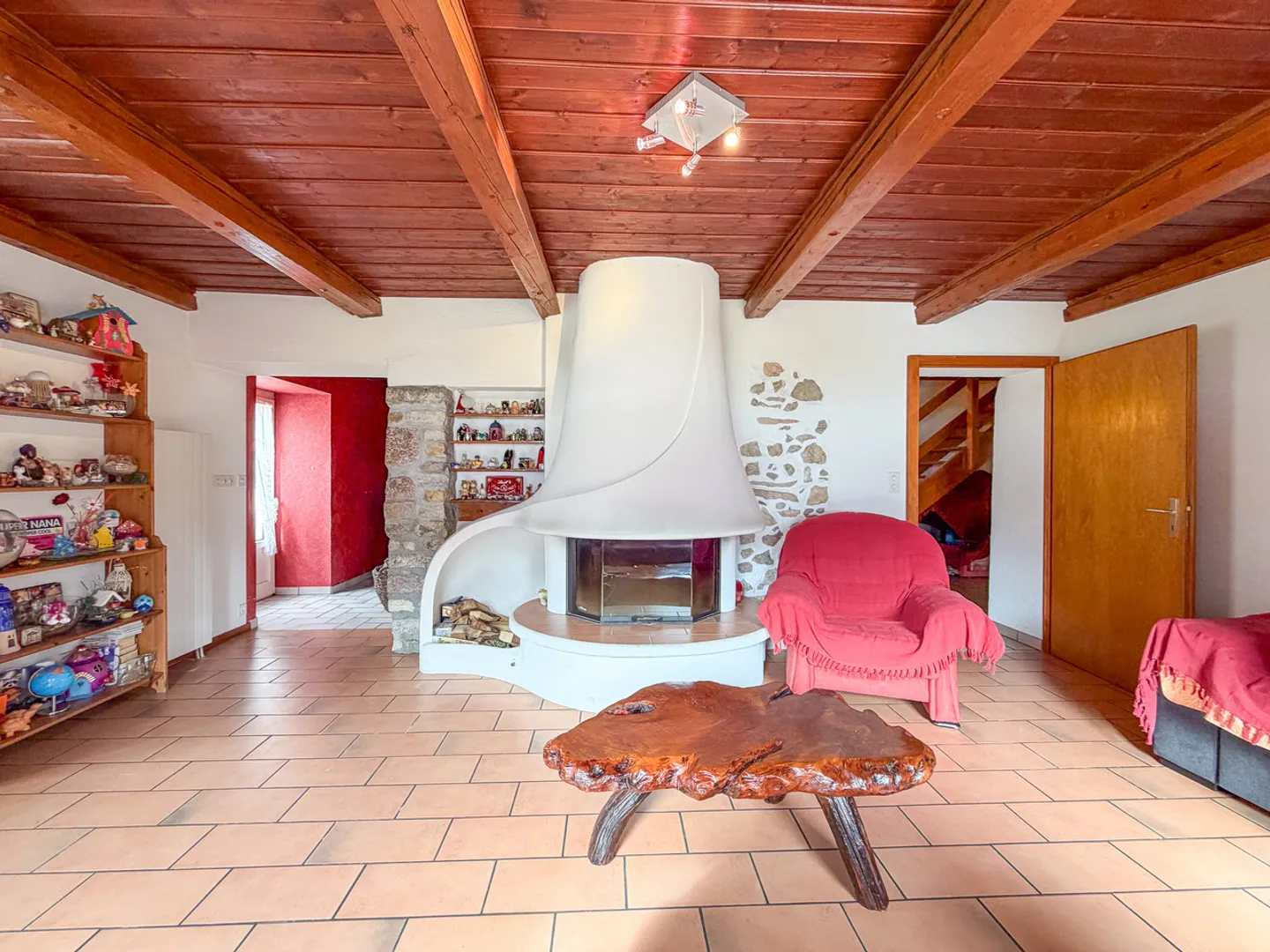 Semi-detached house with 2 apartments, 2 garages, large garden and terrace - Photo 7 of 13