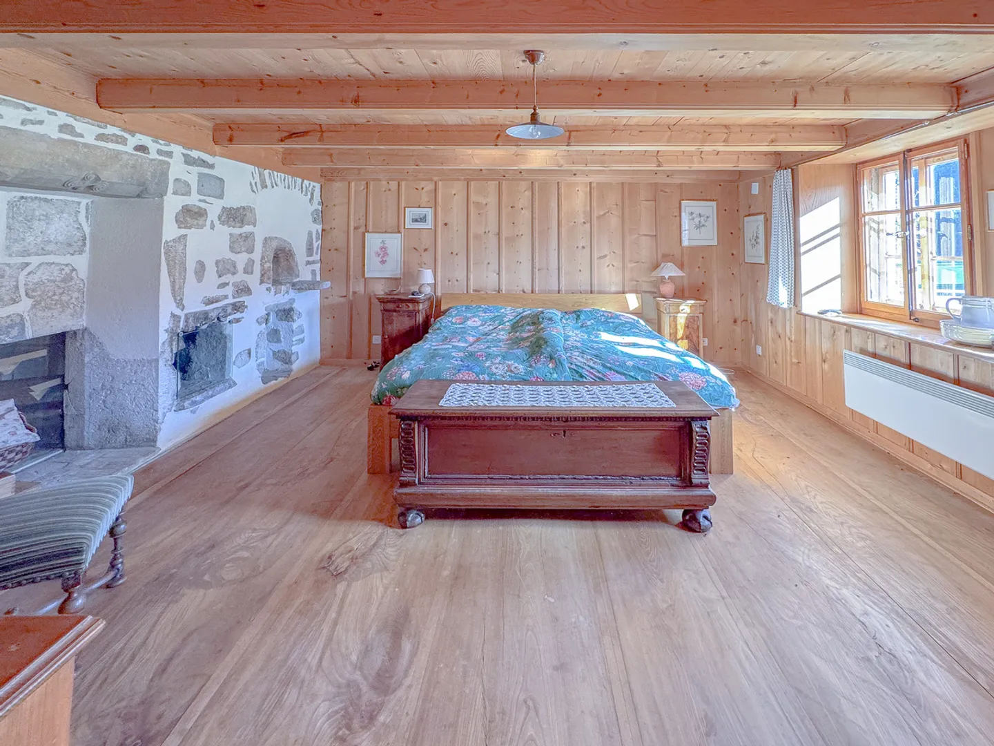 Magnificent renovated Neuchâtel semi-detached farmhouse with 6.5 rooms - Photo 11 of 13