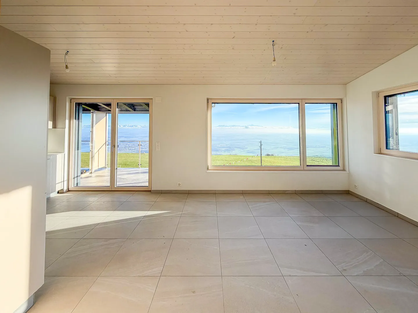 Appt neuf de 2.5 pces - Combles Splendide vue sur les Alpes et le lac - Photo 1 of 13