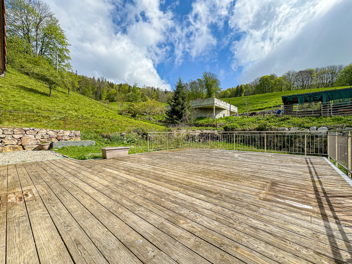 En pleine nature Duplex de 6.5 pièces avec terrasse-jardin et garages - Photo 13 sur 13