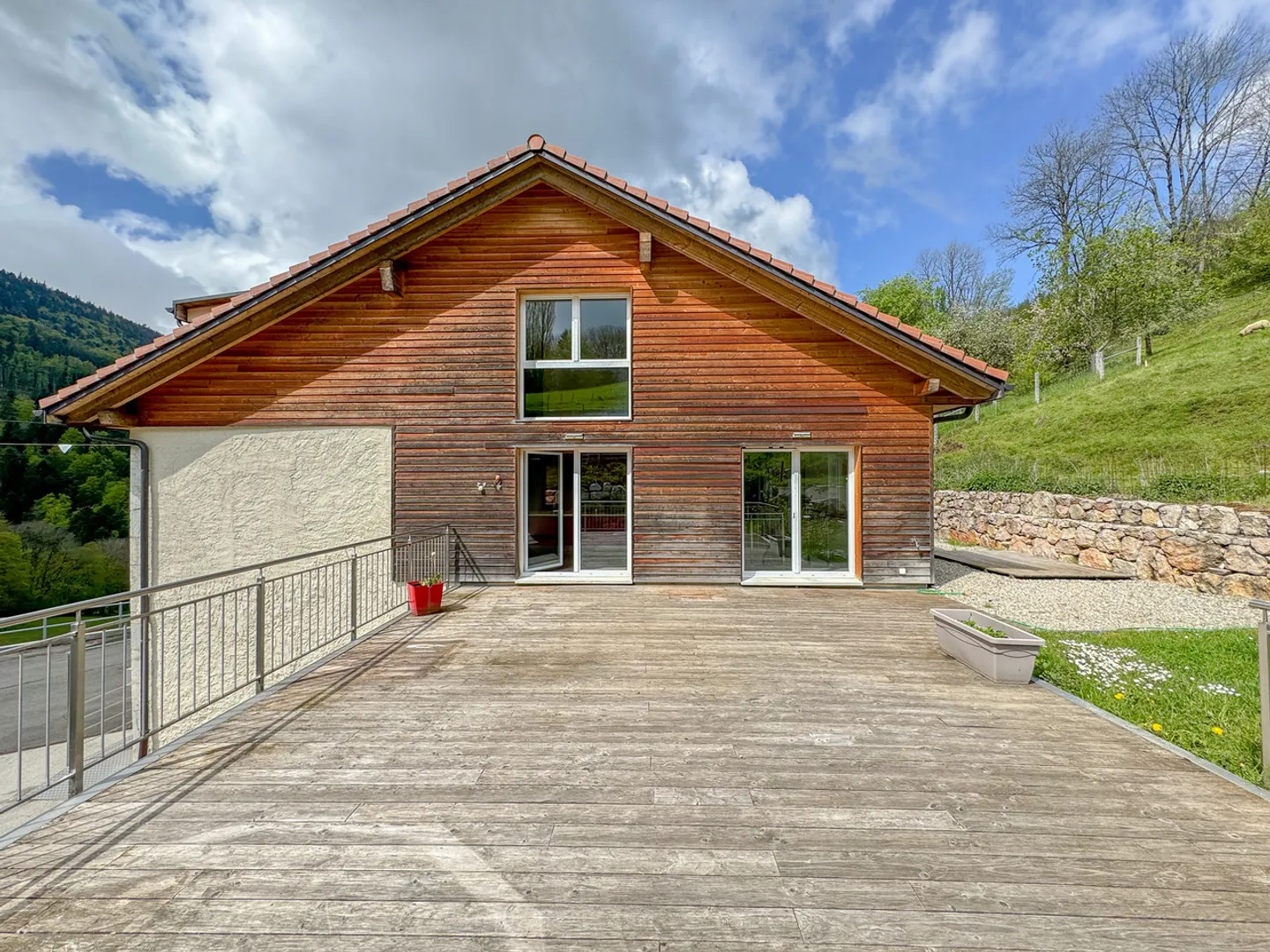 En pleine nature Duplex de 6.5 pièces avec terrasse-jardin et garages - Photo 12 sur 13