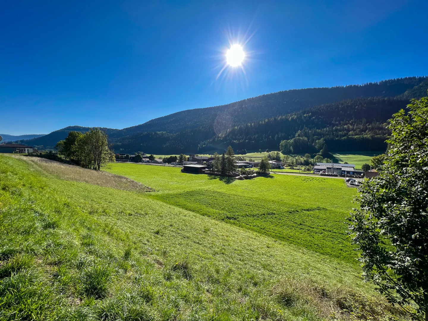 Buildable land of 3,965 m2 Building permit granted - Photo 11 of 13