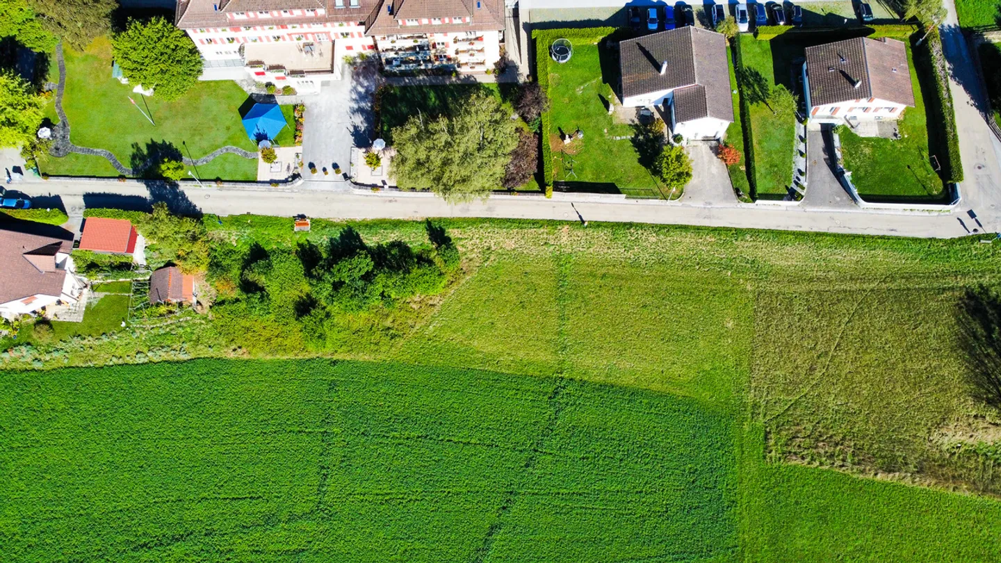 Buildable land of 3,965 m2 Building permit granted - Photo 7 of 13