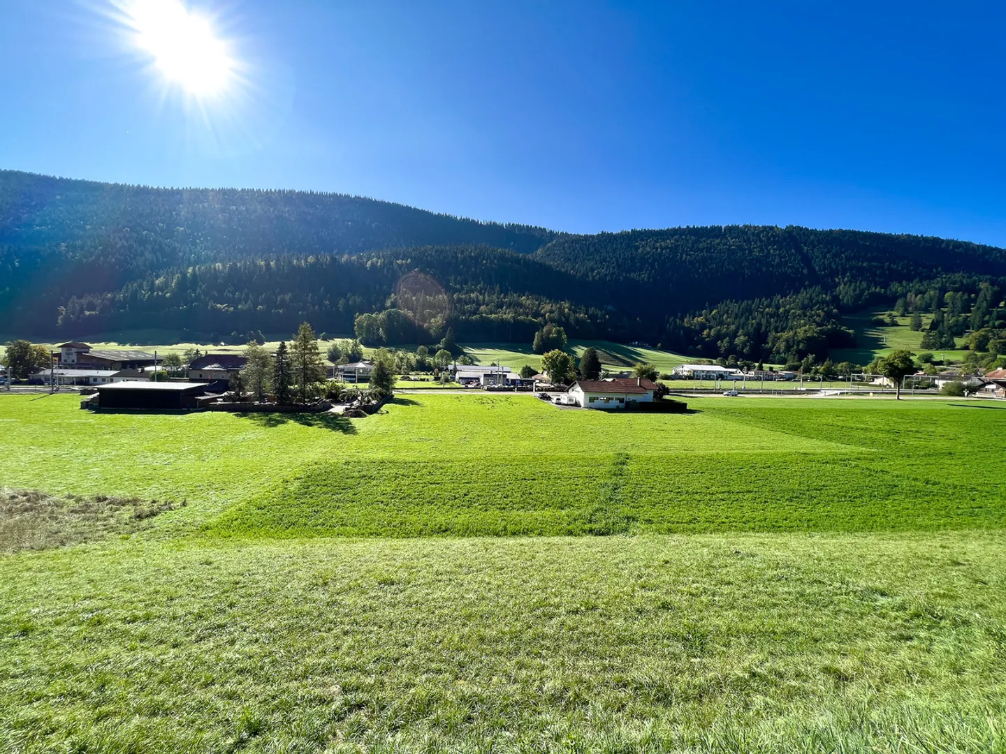 Buildable land of 3,965 m2 Building permit granted - Photo 6 of 13