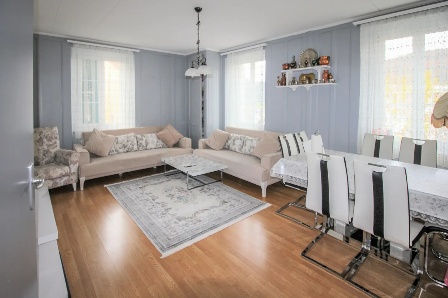 Appartamento di 3 locali al 1° piano con grande balcone-terrazza - Foto 2 di 9