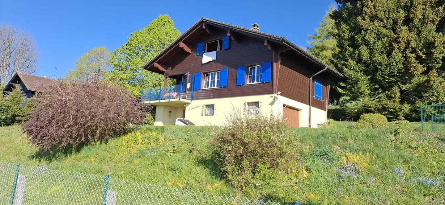 Chalet mit herrlichem Blick auf die Ebene und die Alpen - Foto 1 von 13
